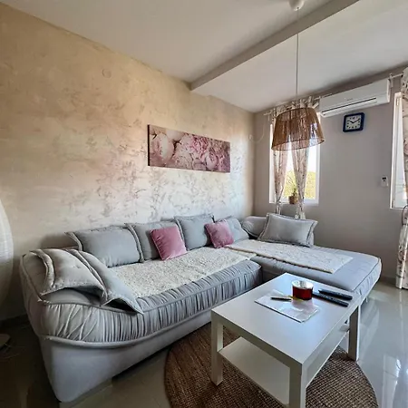 Prenociste Dunav Daire Novi Banovci